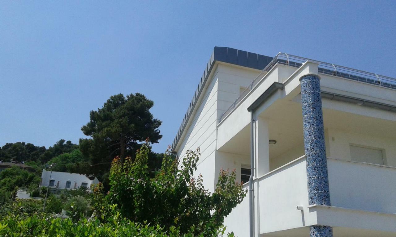 Hotel Just Blue Montesilvano Marina Exterior foto